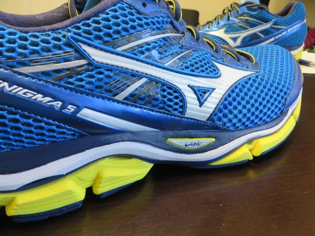 Mizuno Wave Dimension. Беговые мизуно Wave Endeavor SS 12. Мизуно Хуракан 3 кроссовки. Mizuno Wave Cup Pro si. Кроссовки pegasus 39