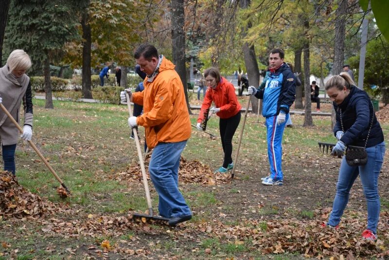 Сделать субботник. Субботник в иркутске. субботник энгельс. субботник екатерининский парк.