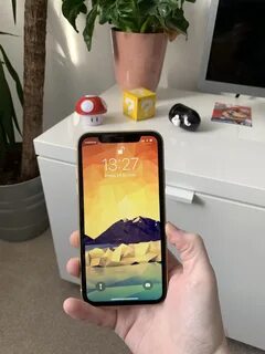Iphone 12 pro желтит экран