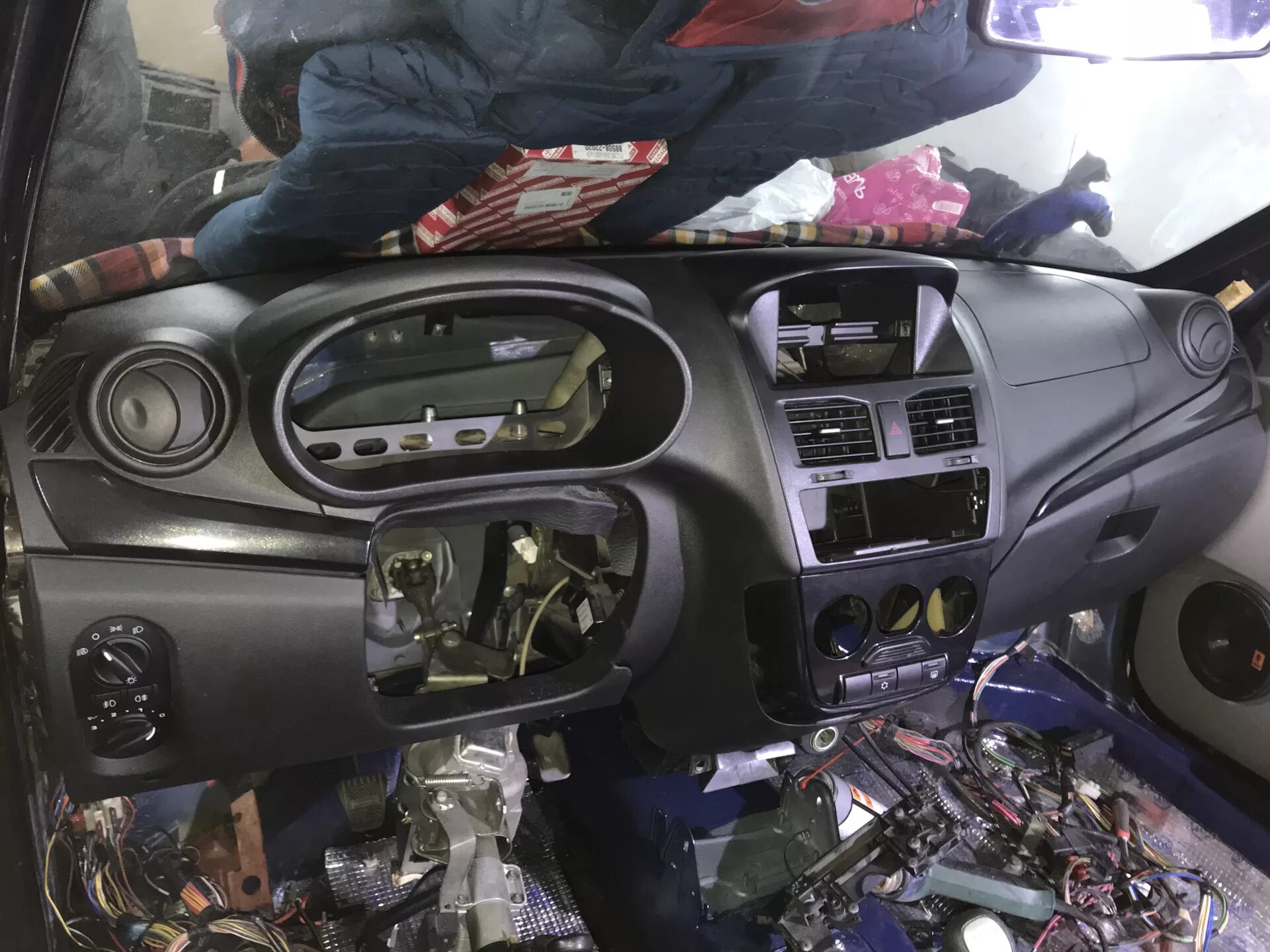 Как поменять панель на калине. Торпедо лада калина 1. Торпедо лада калина 1. Панель лада калина 1118 печка. Лада калина 1 торпеда.