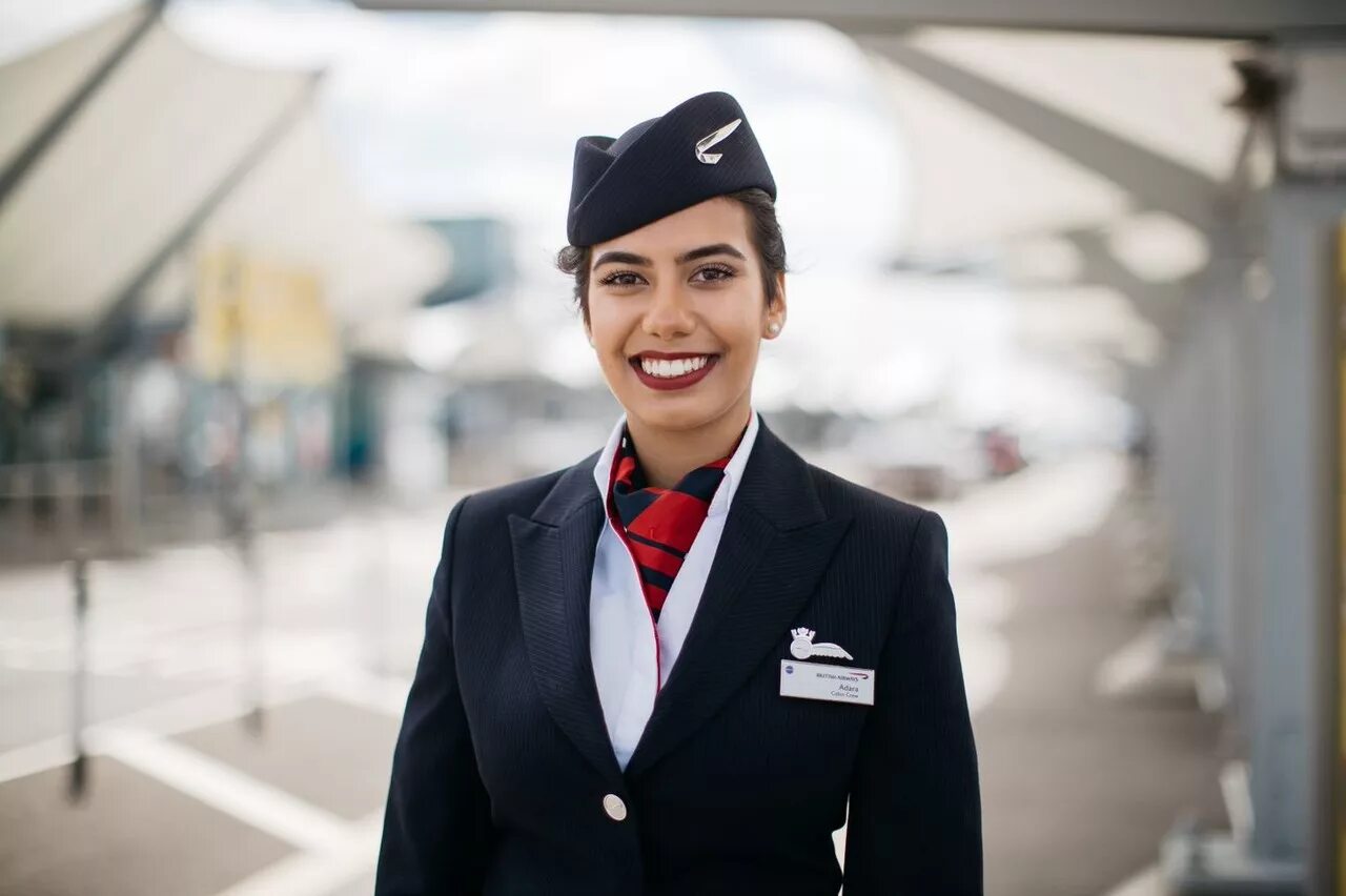 British Airways бортпроводники. British Airways Cabin Crew. Форма стюардесс British Airways. British Airways форма бортпроводников.