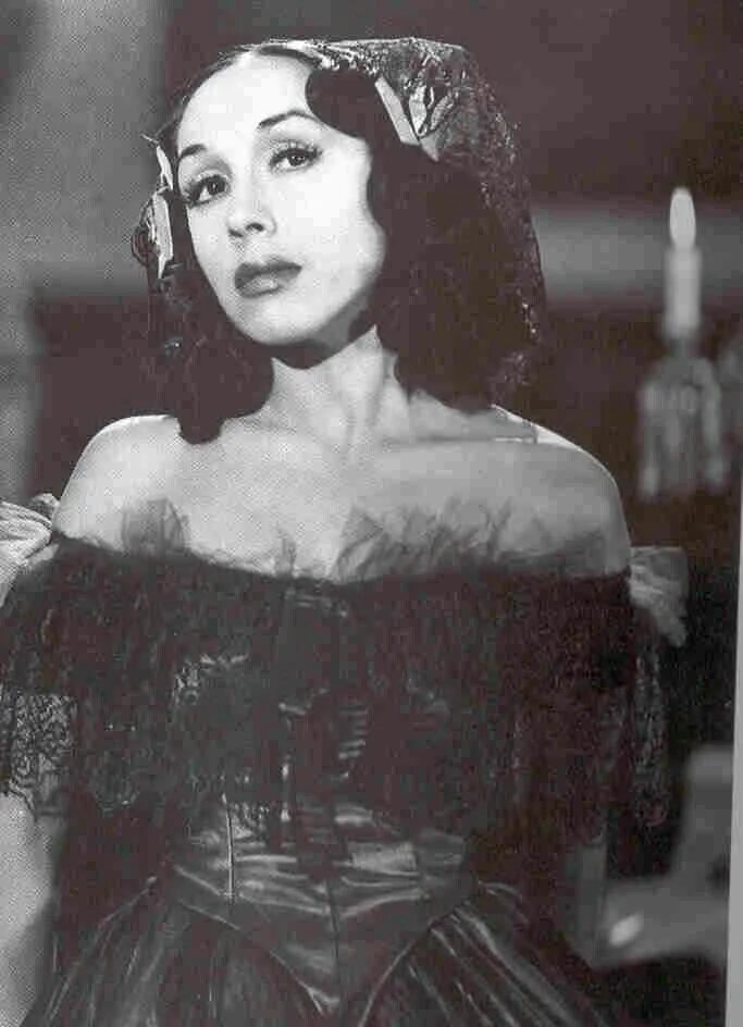 Исабела корона. Исабела корона. Королева великобритании елизавета. Исабела корона. Есения завьялова актёры.