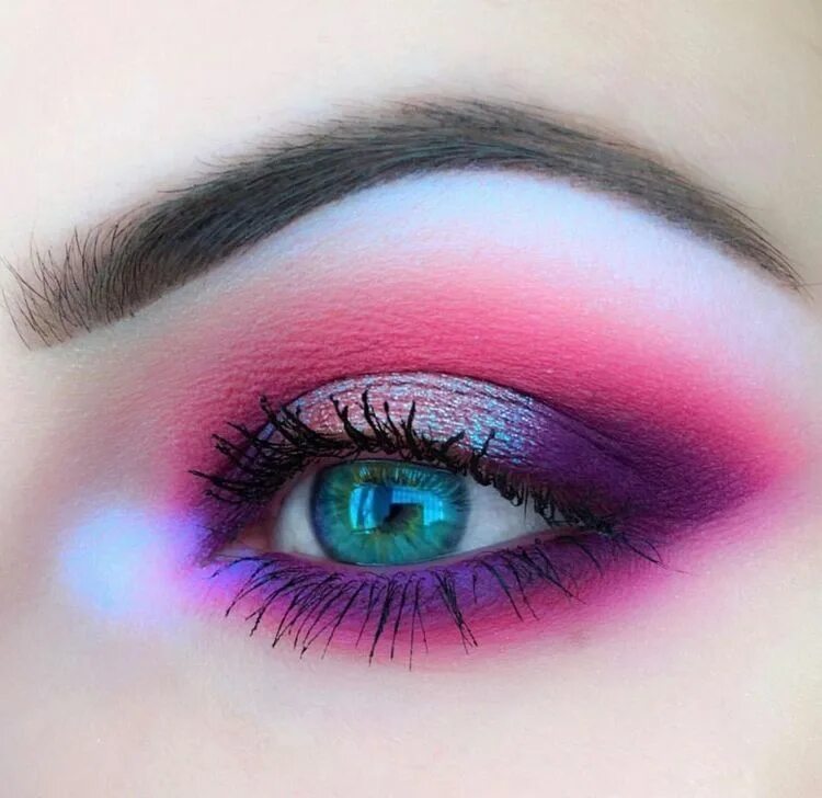 Pin by Tracy V on eye makeup Summer eye makeup, Eye makeup, Neon makeup