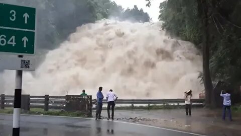 Покажи видео что происходит