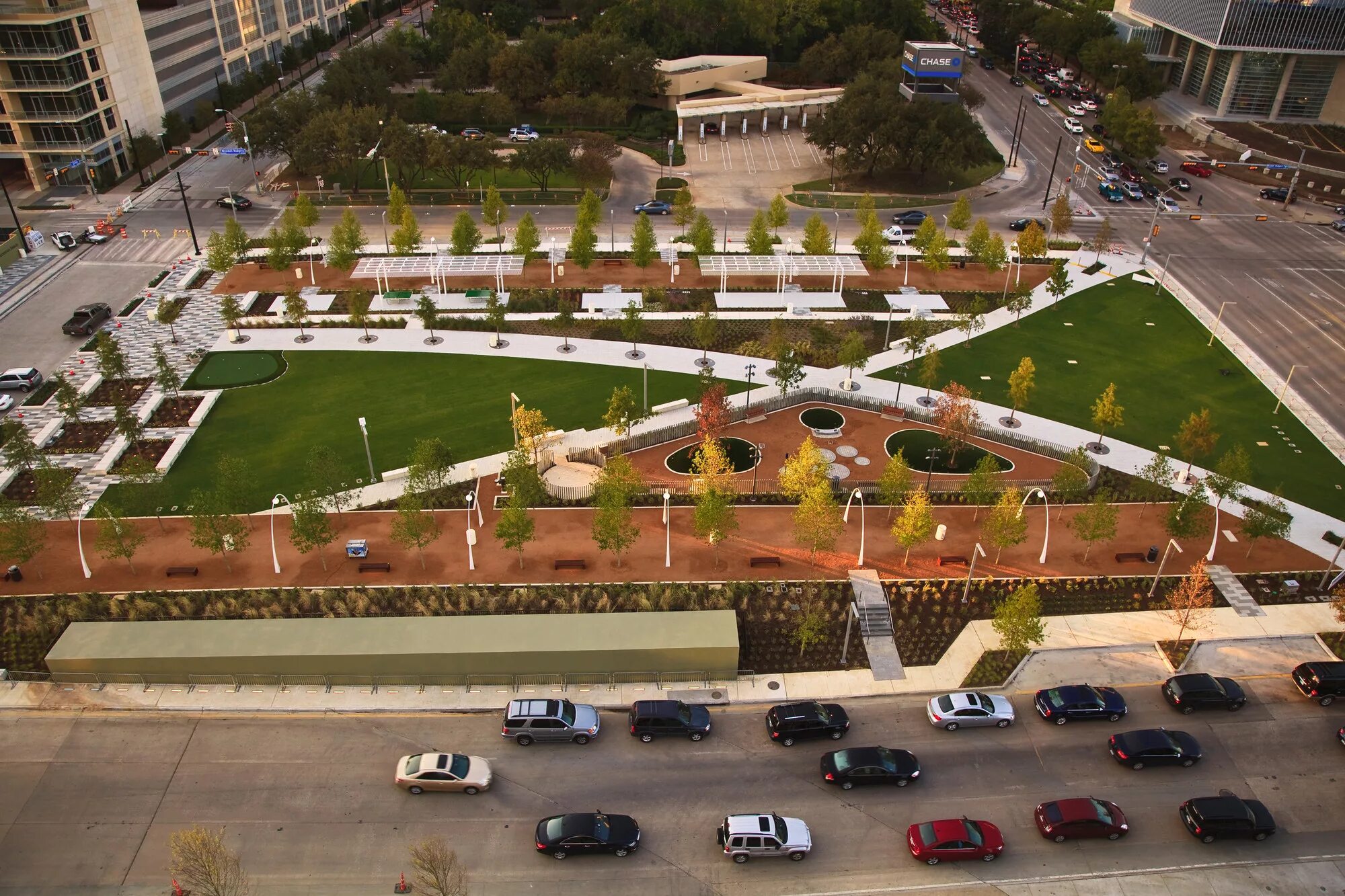 Включи парк. Klyde Warren Park (Даллас, штат Техас. Клайд Уоррен парк. Клайд-Уоррен-парк, Даллас, Техас (США). Город Даллас парки.