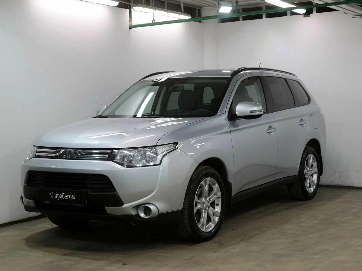 Купить митсубиси аутлендер в екатеринбурге. Mitsubishi Outlander 3 2.4. Mitsubishi Outlander 3 2014. Митсубиси Аутлендер 3 2,5. Митсубиси Аутлендер 3 2021 2.4.