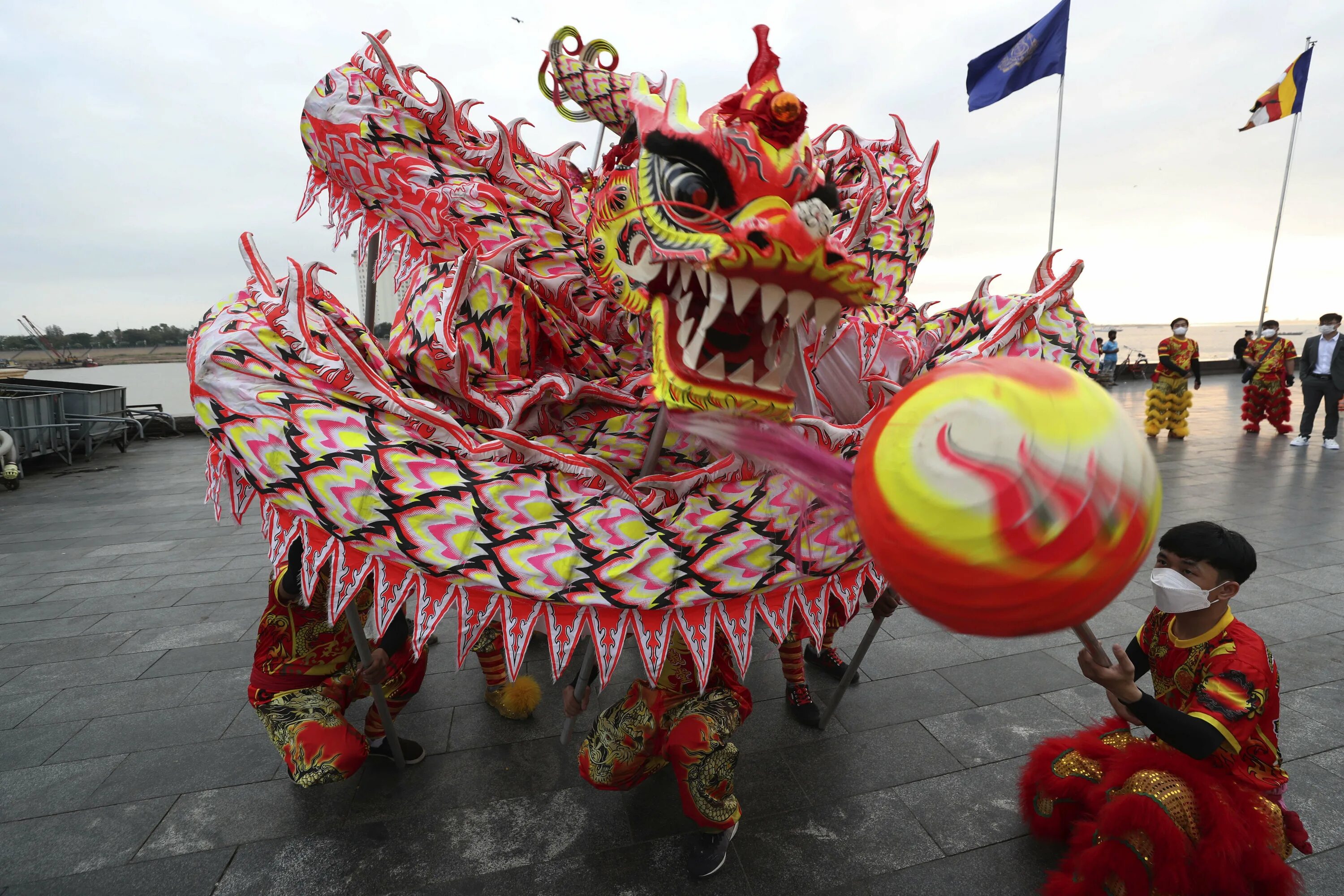 Celebrating chinese new year. Chinese new year tiger. chinese new year 2025. дракон 2025 мужчина. lunar new year tiger.