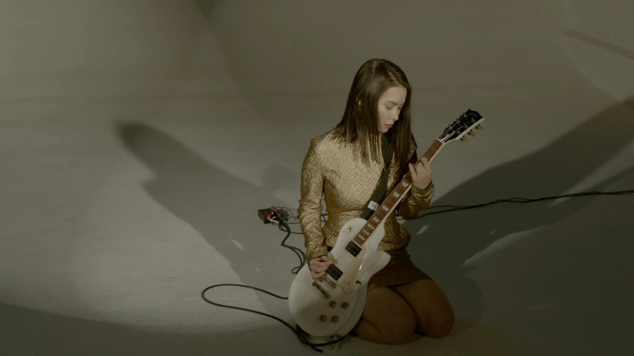 Brand new city mitski. Обложка группы mitski. Mitski hot. Мицки мияваки. Песни mitski my baby.