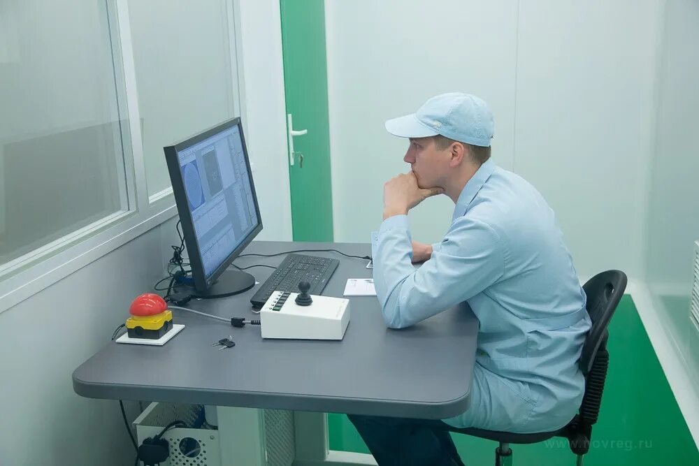 Ханты мансийск онколог павел григорьев. Сделать окб. Галиев кристалл ао окб. Хирургия скопин врачи фото. Томское окб операция по уменьшению груди.