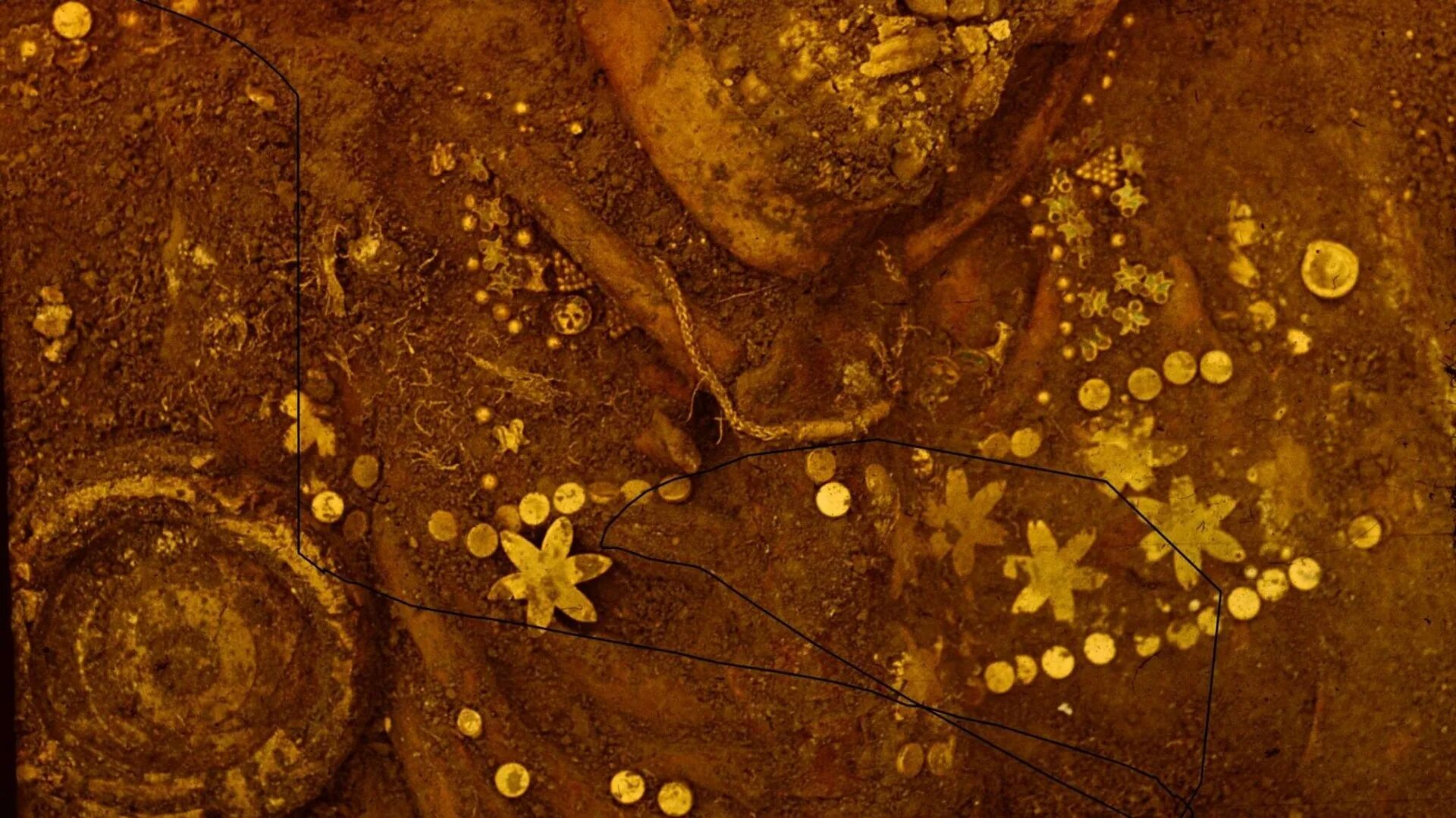 голд раскопки gold золото. курган раскопки скифских курганов. золото в почве. золотая находка археологов. золотая находка археологов.