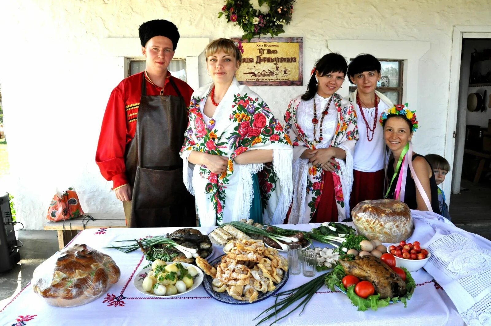 Праздник национальной кухни. Традиционная Казачья кухня Кубани. Национальные блюда Казаков Кубани. Казачья кухня кубанских Казаков. Кухня Казаков Забайкалья.