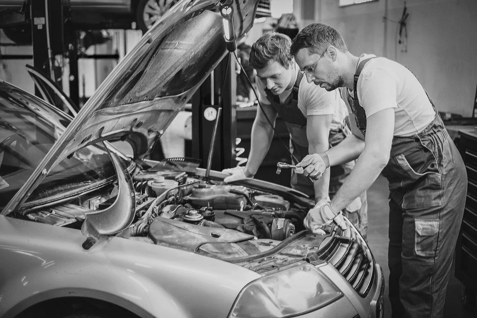 Ремонт авто фото Auto mechanic Image Source: http:///images/ Car r