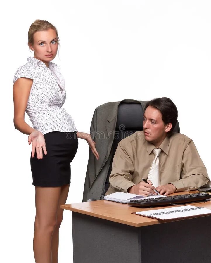 Секретарша в галстуке. Бизнесмен с секретаршей фото. Секретарша бизнесмена. Мужчина и женщина в офисе. Секретарша бизнесмена.