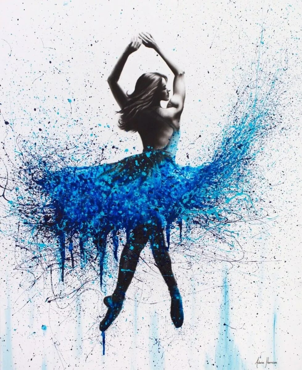 Танцовщица фэнтези. Девушка в синем платье танцует. Красивое синее платье. Девушка в синем платье танец. Тело девушки.