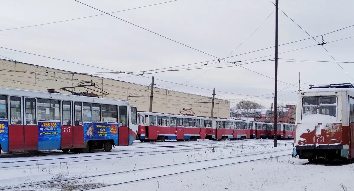Ктм-5м3 71-619кт. Троллейбусное депо томск. Трамвайное депо томск. Трамвайное депо томск. Трамвайный парк томск.