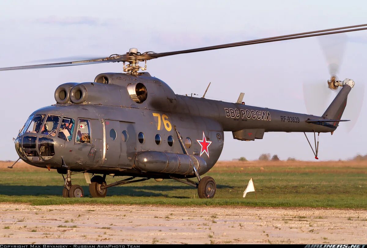 Ми-8т. Ми-8т ВВС России. Ми-8 ВВС России. Mil mi-8. Стоит ми8