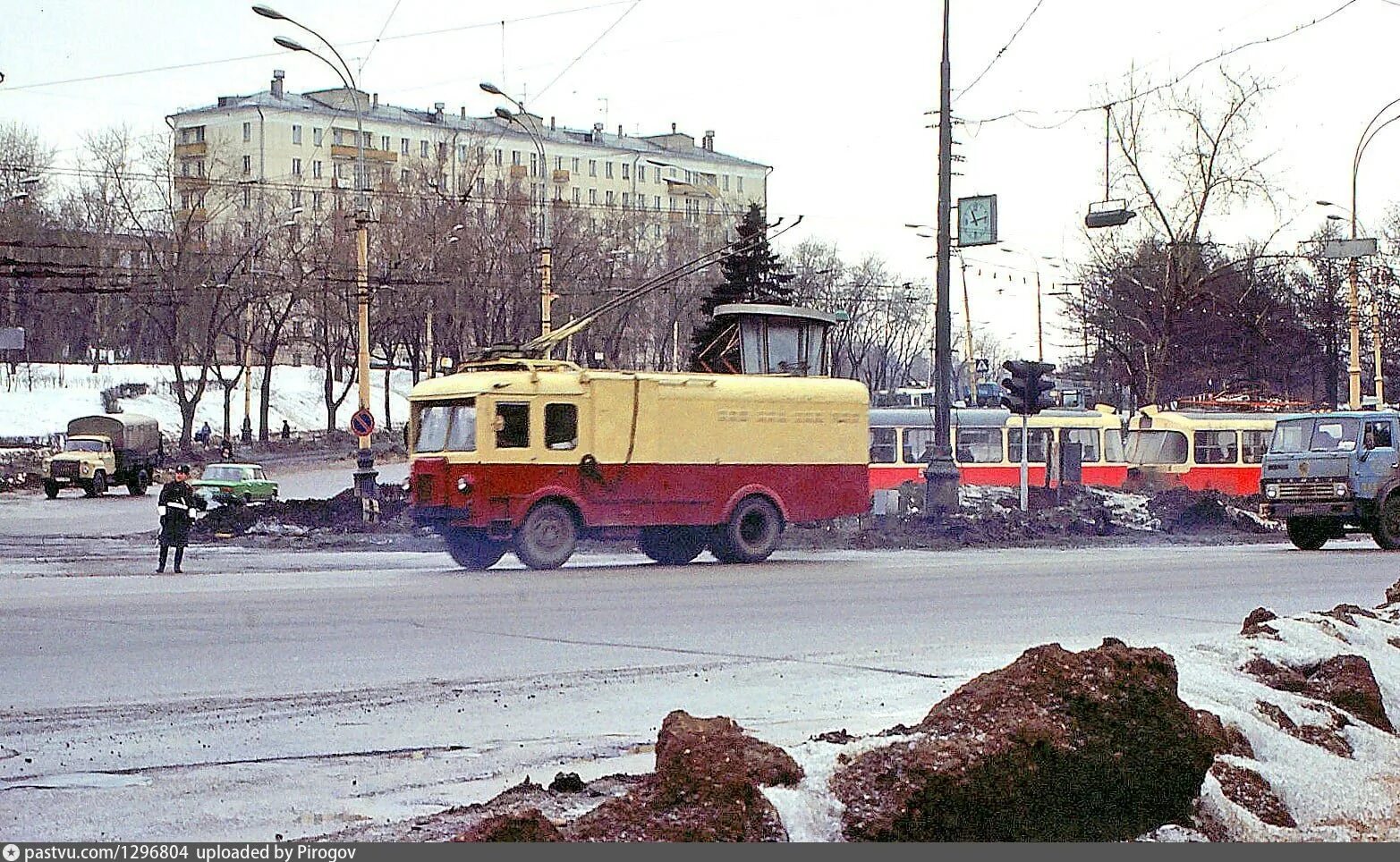 Останкино проезд. Трамвай на Останкинском проезде. СССР Москва 1996.