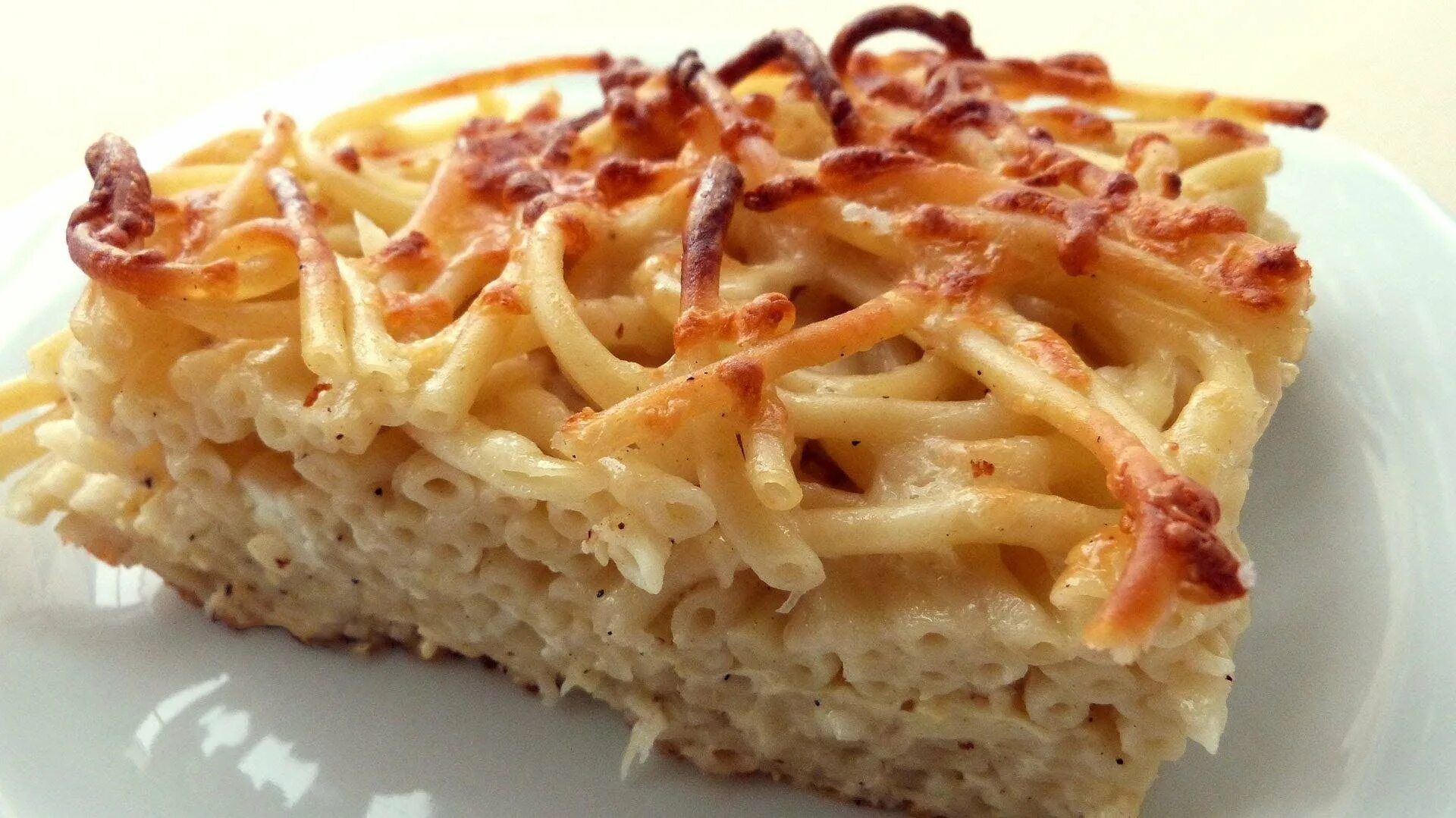 Макароны в духовке с яйцом и молоком