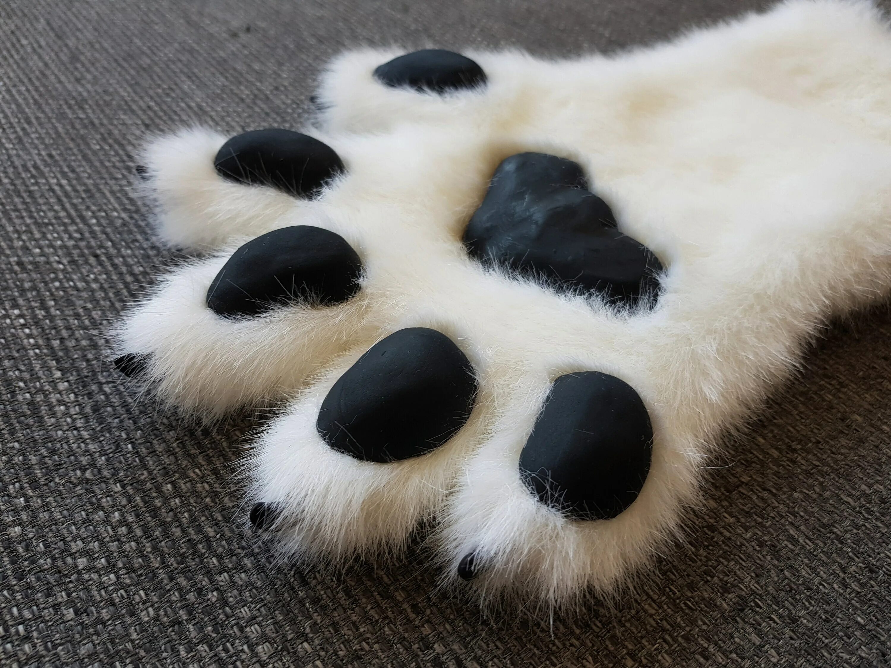 Лапки фурри из меха. Fursuit paws перчатки. В костюме лапы пушистые. Fursuit paws перчатки. Мех лапа.