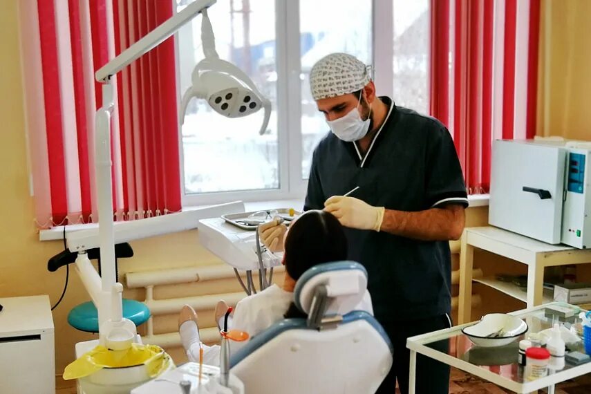 Земский доктор и земский фельдшер. Клиника земский доктор алтайский край. Мамонтовская больница алтайский край врачи. По программе земский доктор. Программа земский фельдшер.