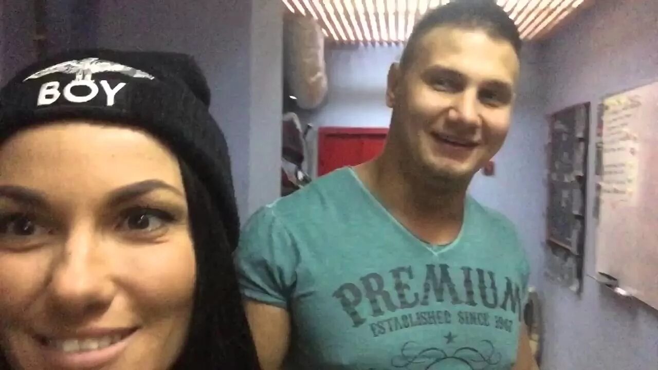 Они снова встретились - YouTube