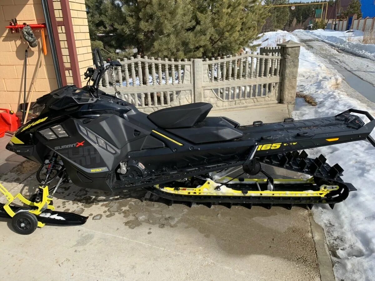 Ski doo summit 850