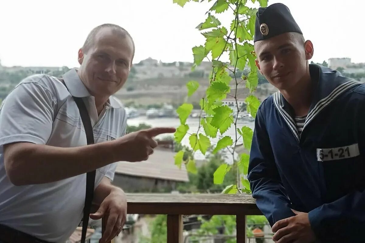 Швартовка. Эйлат эсминец. Моряков бросили. Шутки про моряков короткие. Песня леонтьева моряк и солдат.