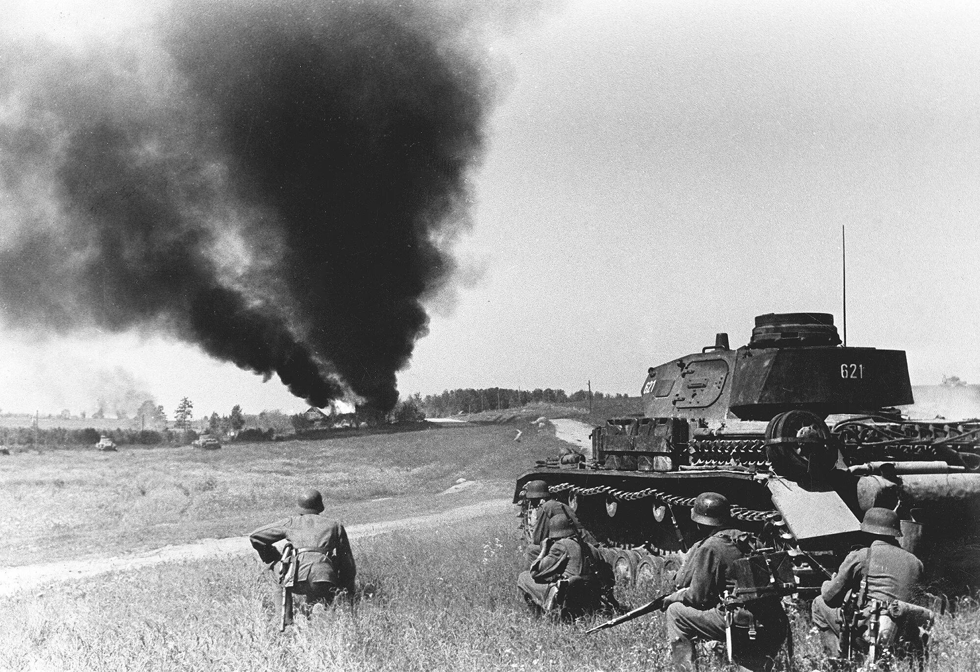 Второй день войны 1941. Операция Барбаросса лето 1941. Немецкие танки 1941 года Барбаросса. Наступление Германии 22 июня 1941. Наступление вермахта 1941.