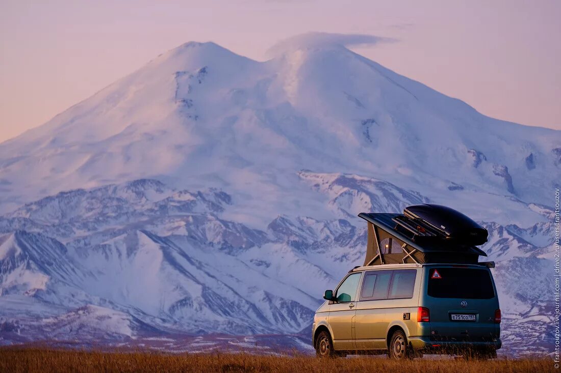 Вид на эльбрус с домбая. Восхождение эльбрус 2020 белгород. Домбай эльбрус. Съездить на эльбрус. Дорога кисловодск джилы су эльбрус.