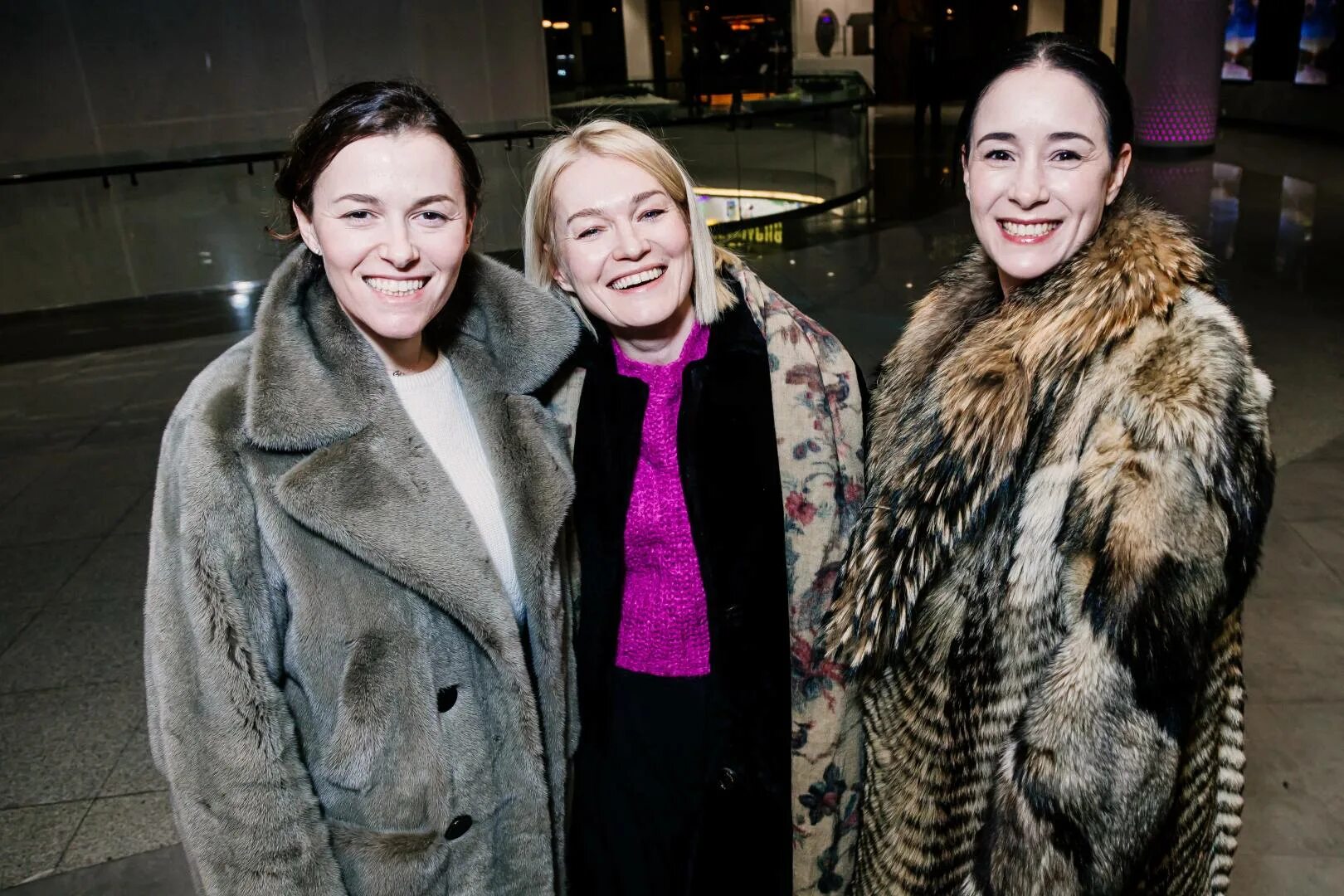 виктория толстоганова сейчас. маргарита толстоганова и виктория. виктория толстоганова в детстве фото. сестры толстогановы. виктория толстоганова семья.