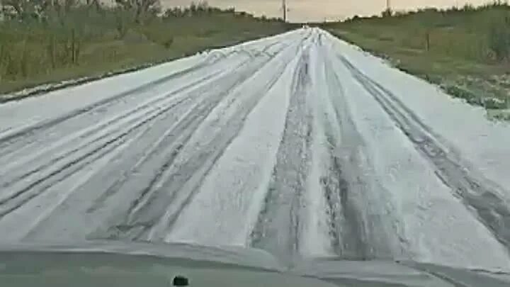 Снег в Волгоградской области. Сугробы в Сибири. Град в Волгоградской области. Сугробы в Волгограде. Выпал снег 2022