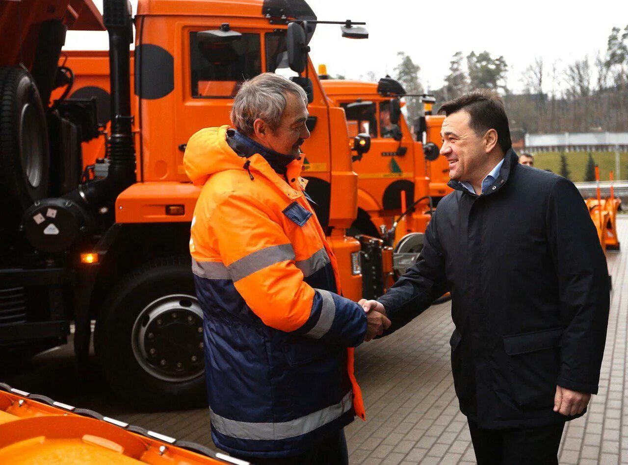 Машина службы спасения. Дрсу башкиравтодор. Получили новую технику. Волгоградское лесничество. Директор жилкомстрой артемовский.