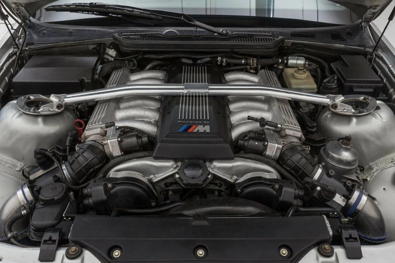 Box with BMW V12