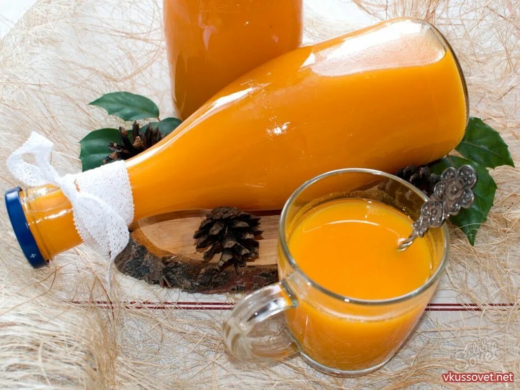 Сок из тыквы с лимоном. Тыквенный сок с апельсином на зиму. Сок из тыквы с апельсином на зиму. Сок тыквенно яблочный на зиму. Тыквенный сок с лимоном.