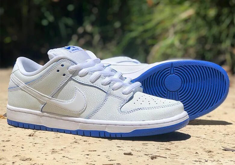 Sb dunk белые. Nike sb dunk low blue white. nike sb dunk low white. nike sb dunk low белые. nike sb dunk low pro белые.
