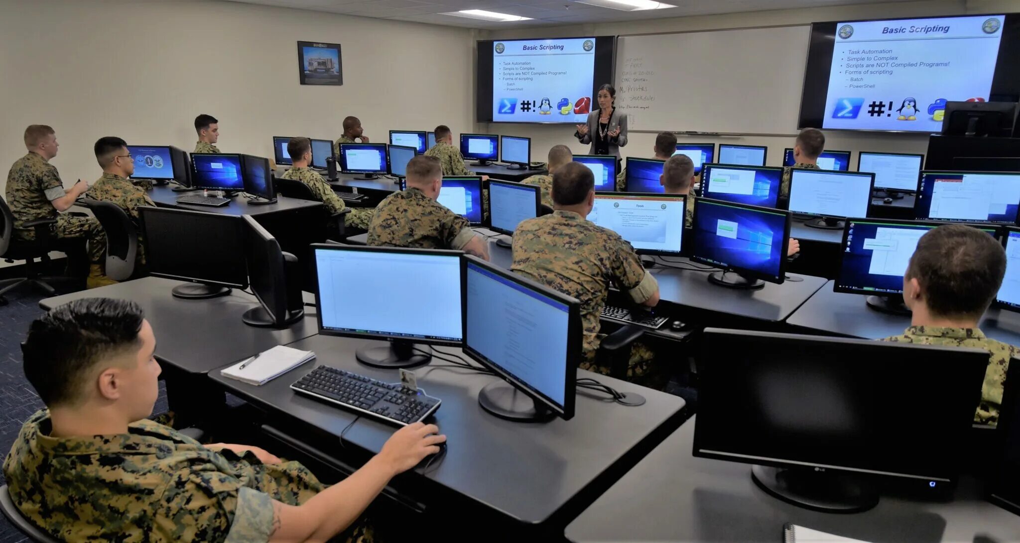 Программист в армии. Военный компьютер. Военные информационные технологии.