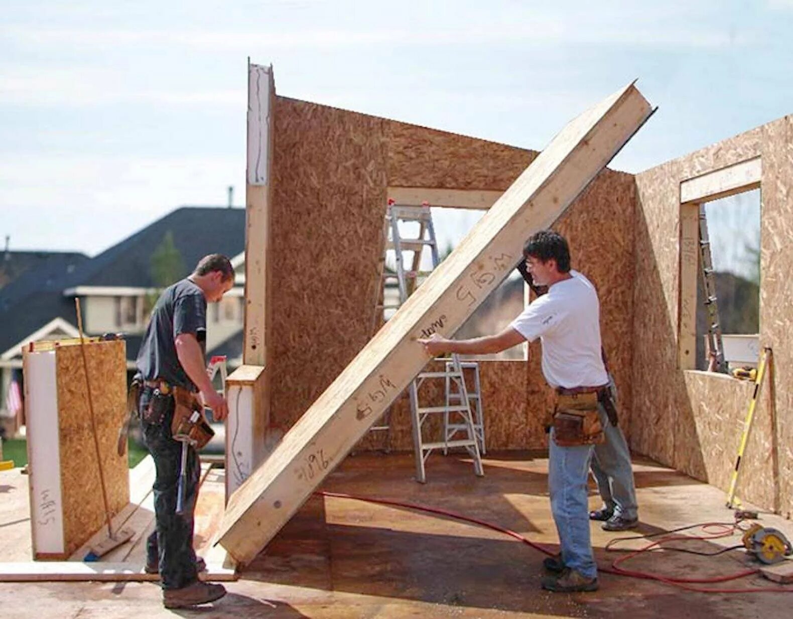 Дома из сип панелей компании. Панель SIP (Structural Insulated Panel. ЭКОДОМ из СИП панелей. Технология SIP панелей. Каркасник из СИП панелей.