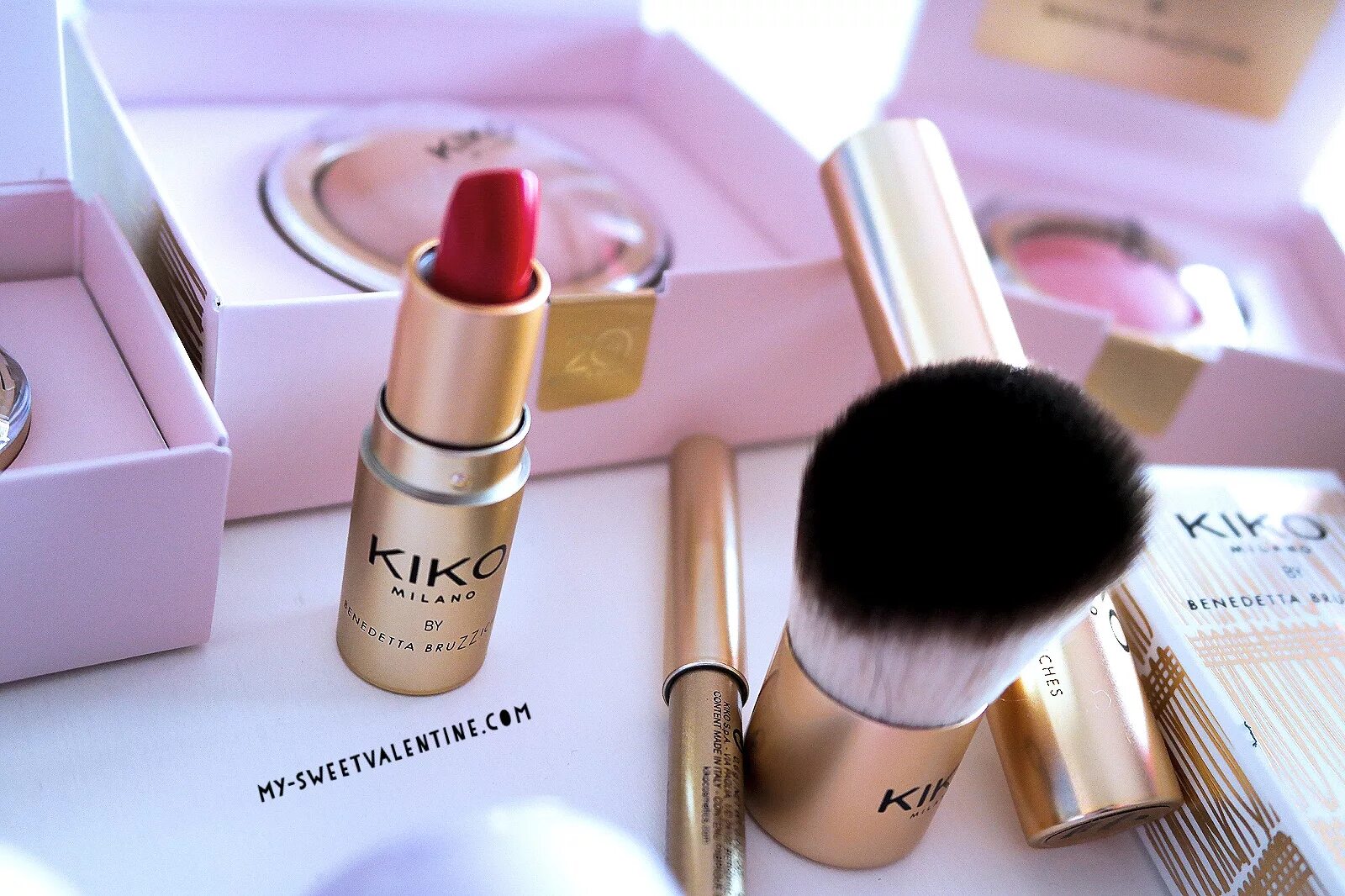 Косметичка кико милано. Кико милано 21 блеск. Косметичка кико милано. Kiko milano косметика. Кико милано лимитированная косметика.