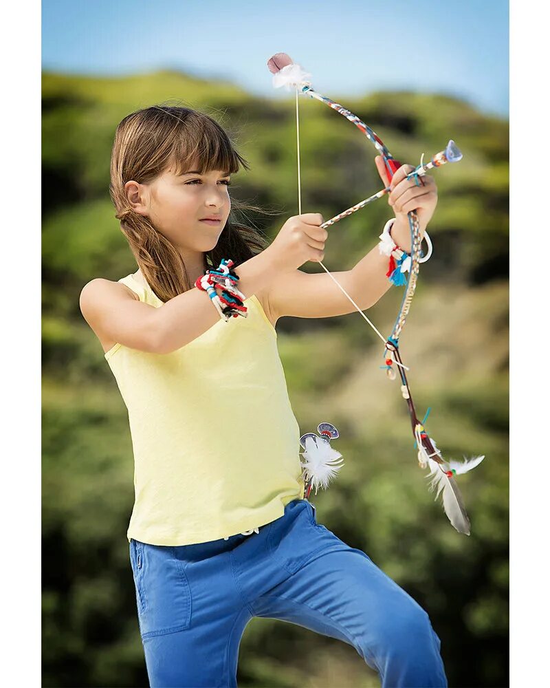 Play bow. Игрушка лук и стрелы для дево. children&#039;s bow. худи айли bow and arrows. мама и малыш со стрелами.