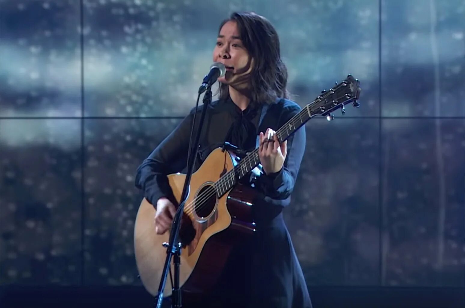 Mitski why didn t you stop. Мицки певица. mitski 2025. митски исполнительница. mitski 2025.