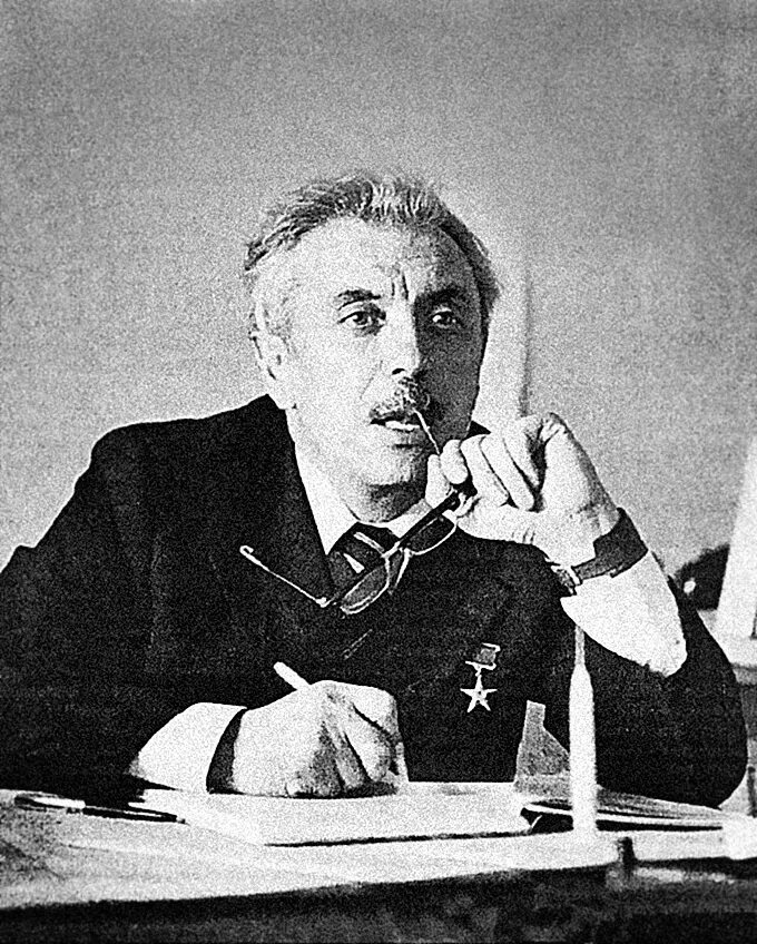Салман салманов. Салманов фарман курбанович. Фарман салманов (1931-2007). Фарман салманов геолог. Фарман салманов нефтяник.