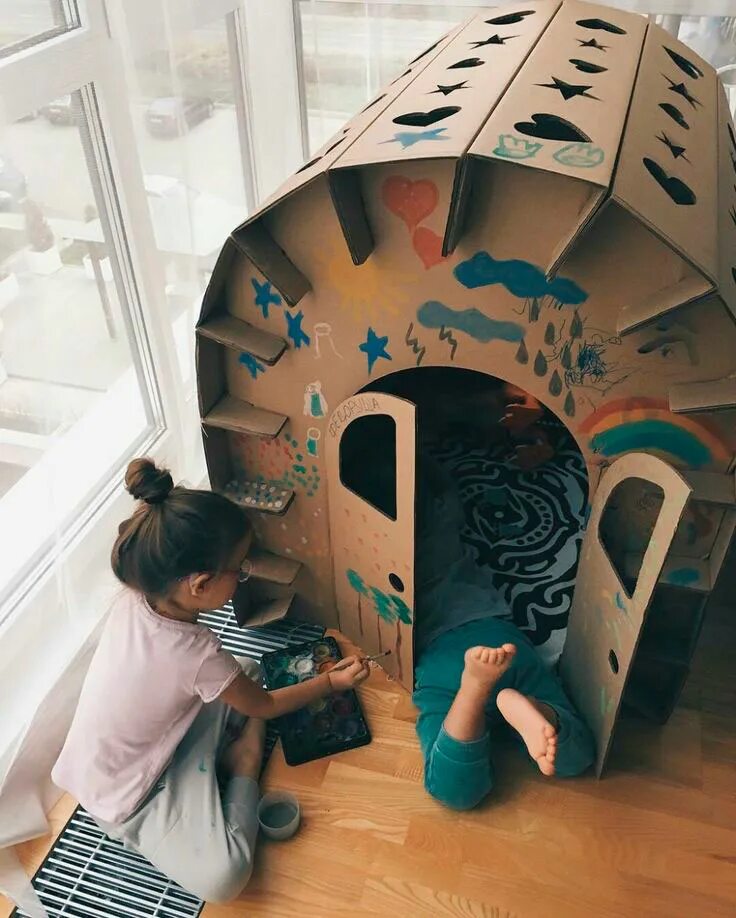 Домик из картона большой. Дом из картона. большой домик из картона. дом из картона для детей. домик из картона необычный.