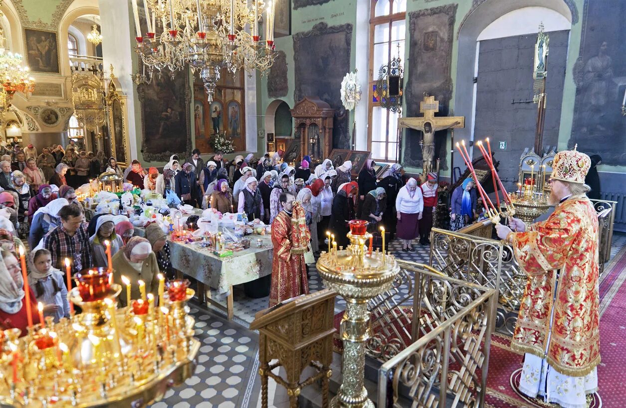 Церковный праздник сегодня 27 февраля. Служба на Радоницу в церкви. Радоница литургия. Радоница панихида. На Радоницу в храме.