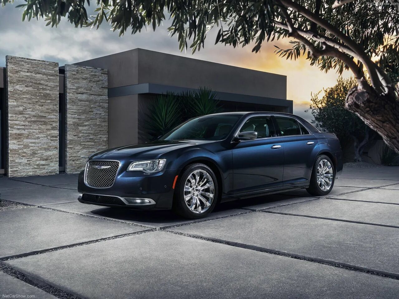 Крайслер виды. Chrysler 300 2015. крайслер 300с седан. chrysler 300c 2015. крайслер 300с 2015.