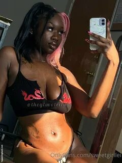 sweetgirllei Nude OnlyFans Leaks.