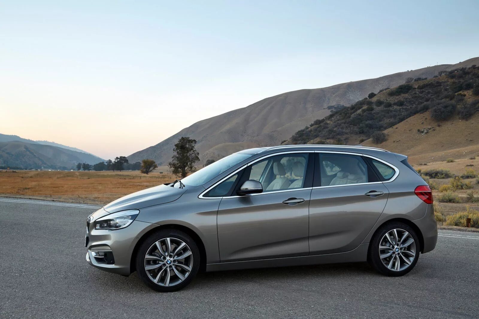 BMW 2 Active Tourer. BMW 2er Active Tourer. BMW 225 Active Tourer.