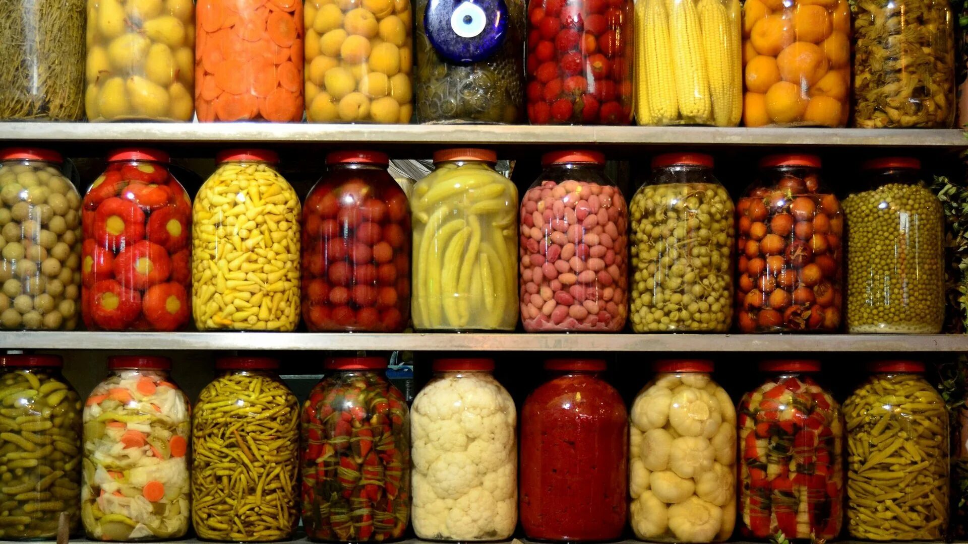 Погреб с соленьями. Консервированные овощи. Запас заготовки. Запас заготовки. Запас заготовки.