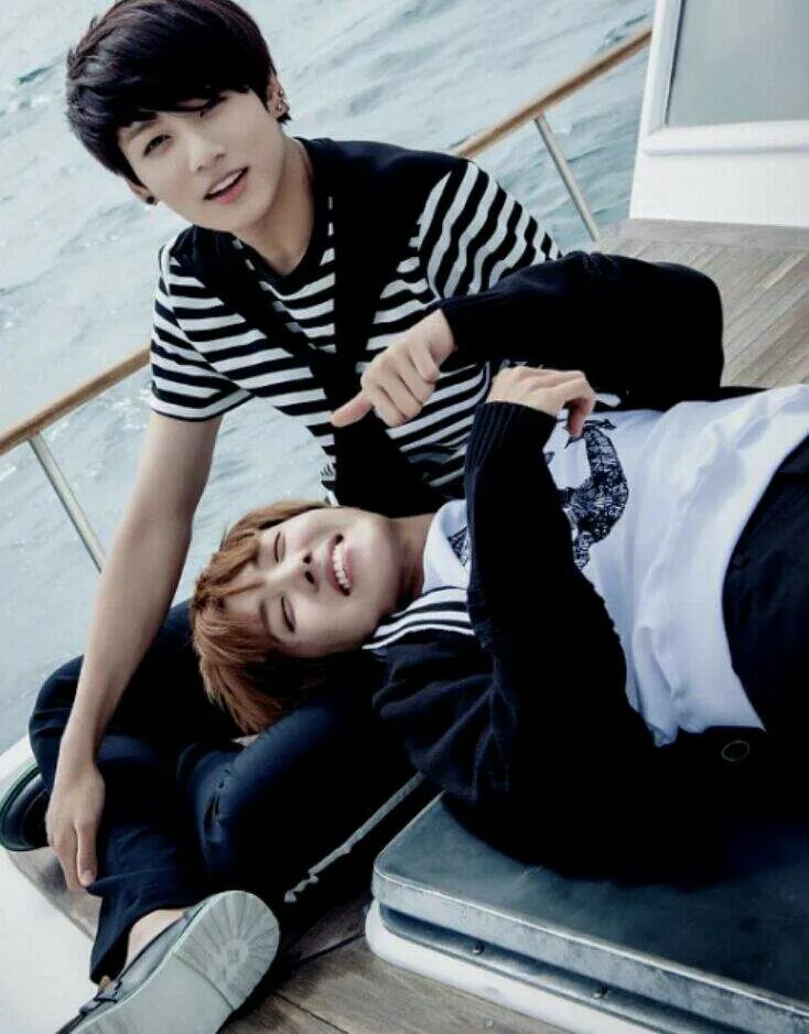 Хосок и тэхен. Бтс намджун и чимин. Хосок тэхен чонгук. Хосок тэхен чонгук. Хосок тэхен чонгук.