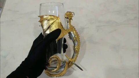 Дракон из стаканов