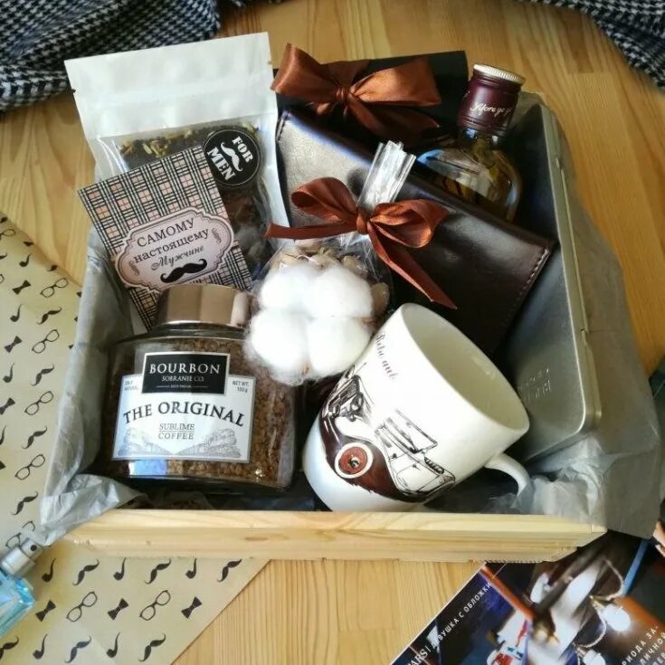 Креативные подарки. Что подарить классному руководителю на 23 февраля. Что подарить классному руководителю на 23 февраля. Подарочные боксы. Бокс для учителя в подарок.